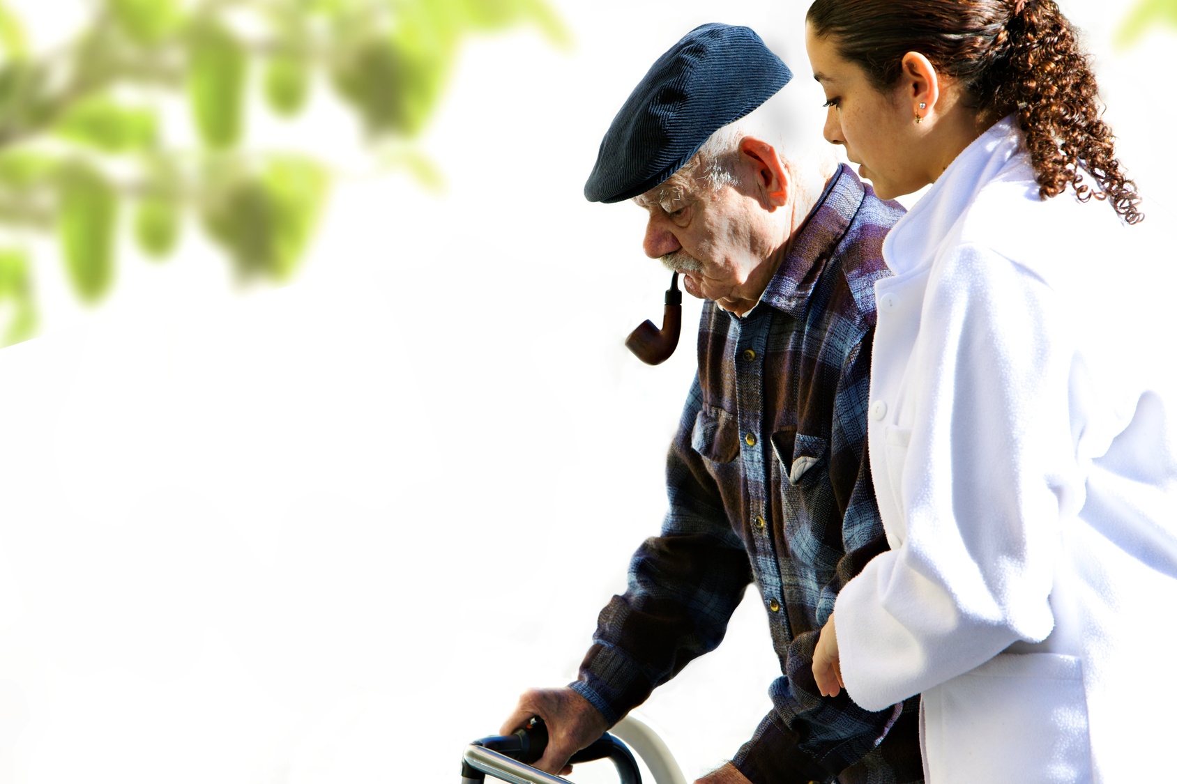 Démarche ralentie chez les personnes âgées : un symptôme précurseur de la démence sénile?